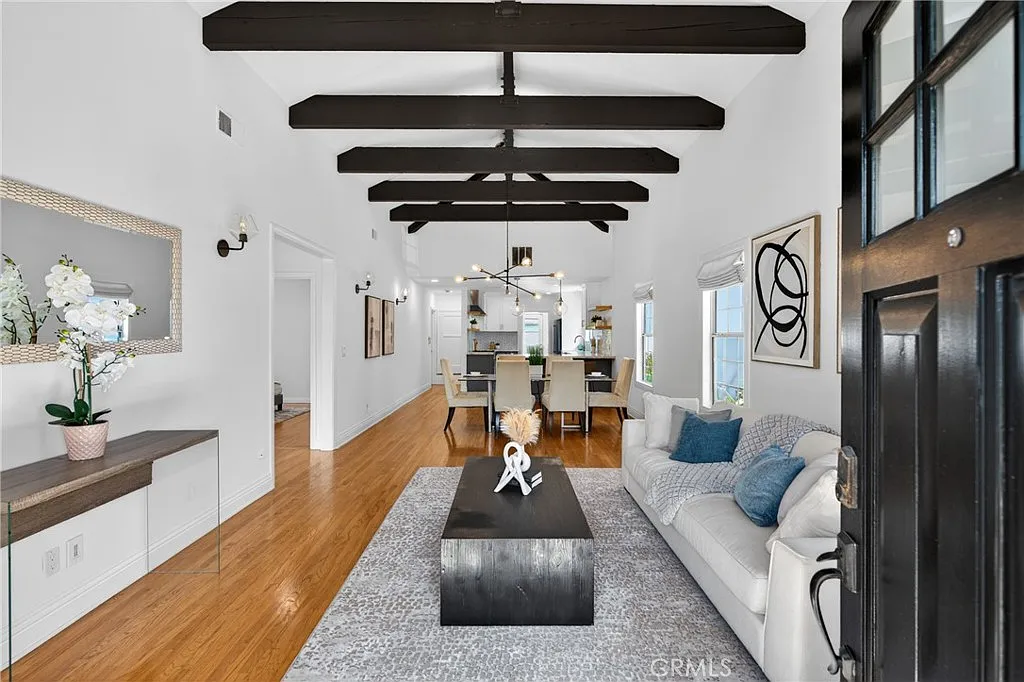 3 bed, 1519 sqft, $7,750 — Photo 3