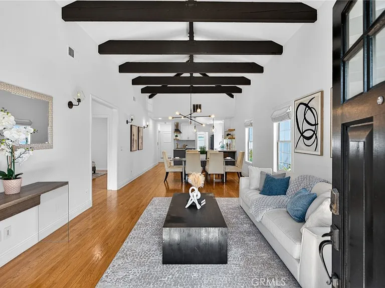 520 N Citrus Ave — Photo 3