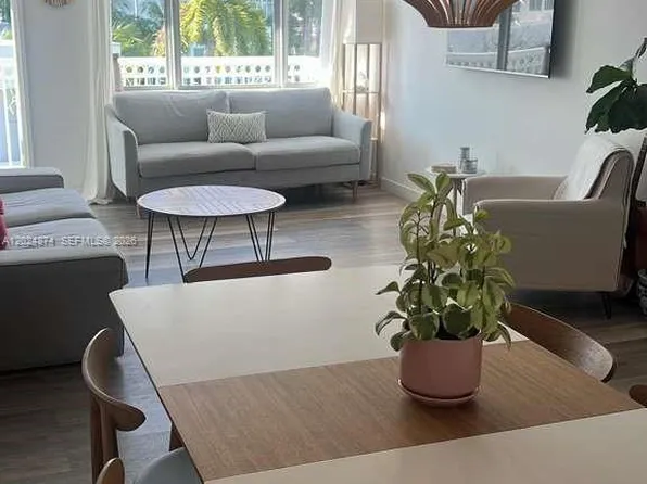 1913 S Ocean Dr APT 429, Hallandale Beach, FL 33009