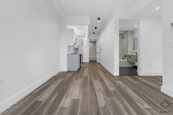 Rented by ERNY LLC | media 37