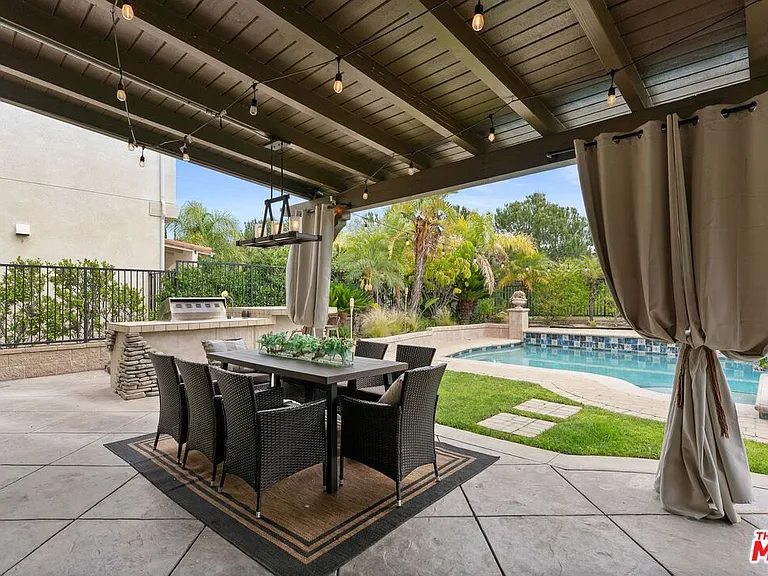 11564 Apulia Ct — Photo 45