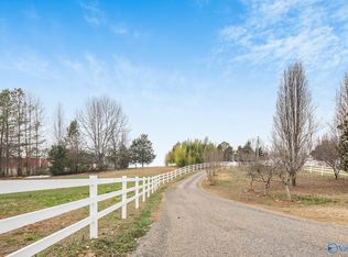 17572 Meadows Rd, Athens, AL 35613