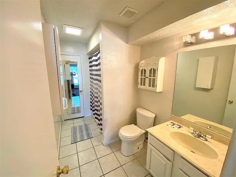 223 Hood St — Photo 34