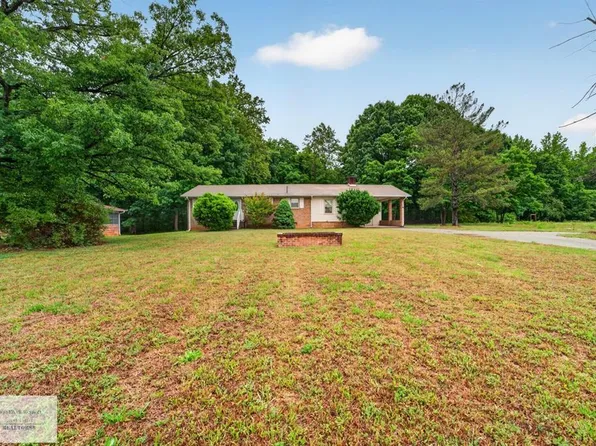 2041 Love Shop Rd S, Halifax, VA 24558