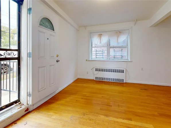 124-01 Hillside Avenue image 3 of 20