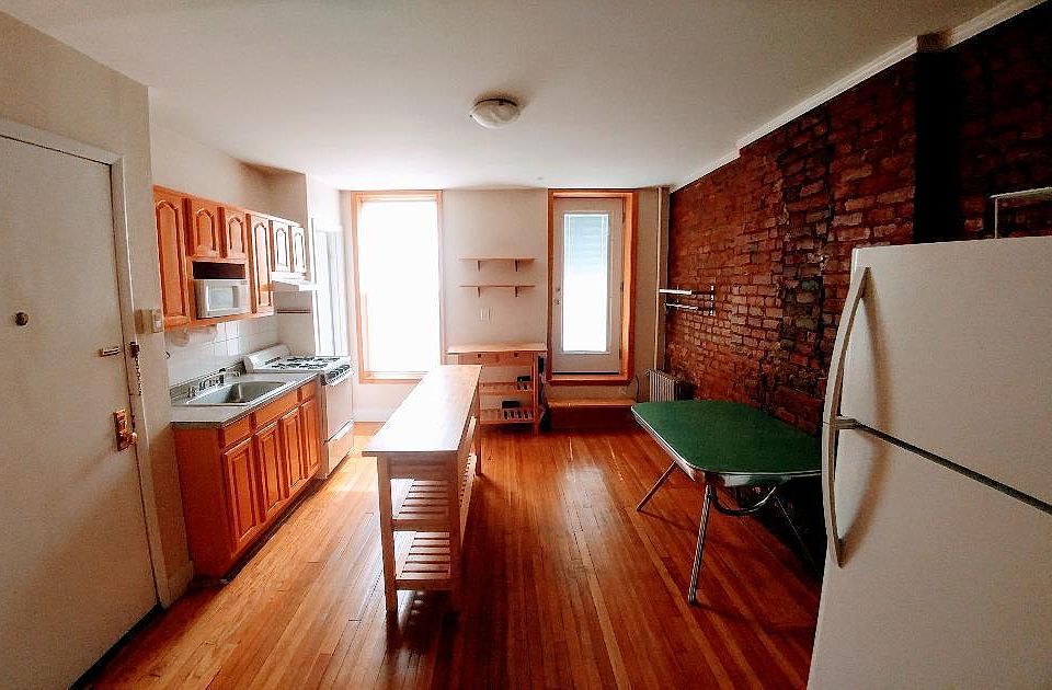 1st image of 525 Henry St APT 2