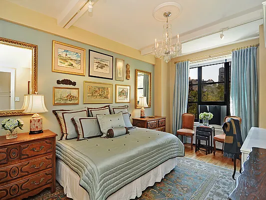 Sold by Sotheby's International Realty | media 17