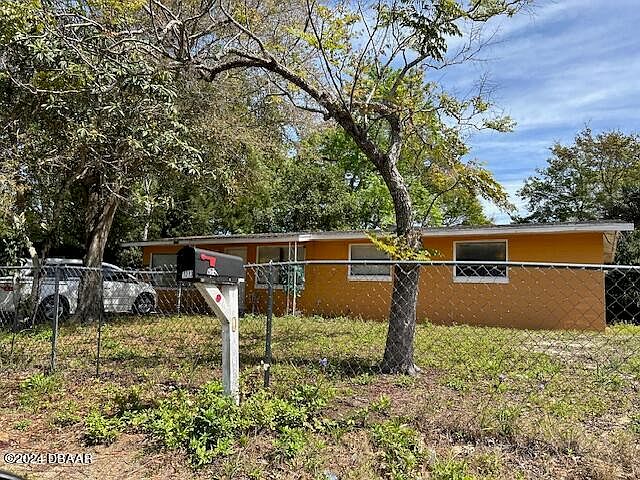1st image of 1013 Imperial Dr