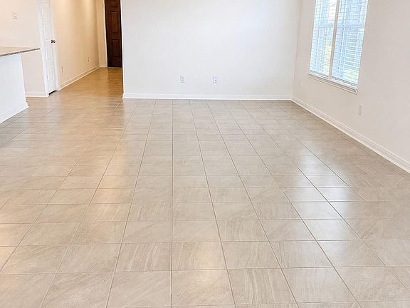 3rd image of 1710 Vista Luna Dr
