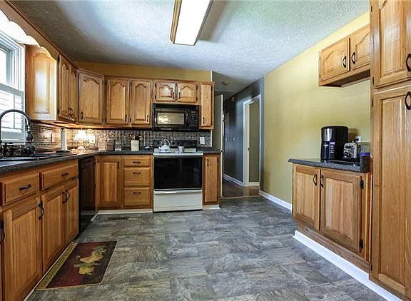 2nd image of 2606 Country Haven Dr