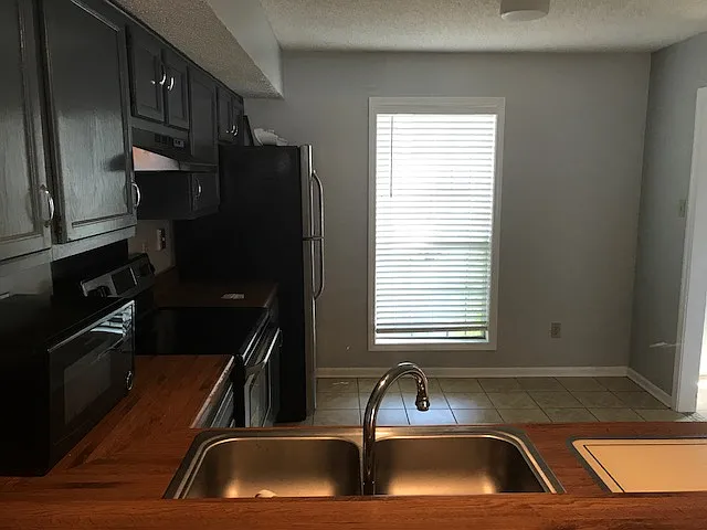 3877 Glencoe Dr — Photo 8