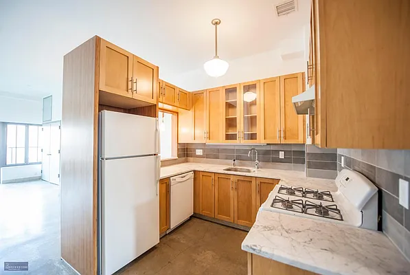 Rented by Brownstone Real Estate | media 2