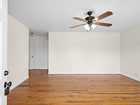 5th image of 3450 Arvin Dr