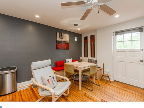3rd image of 1134 Waverly St #R3
