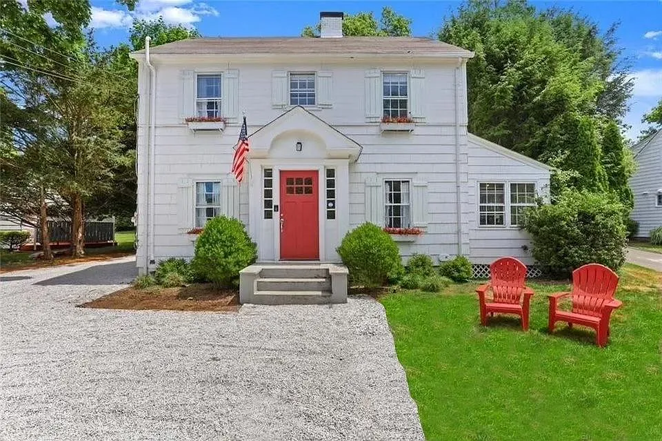 61 Hillandale Rd