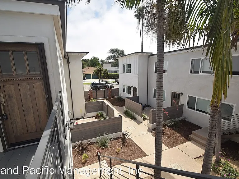 1351 Manhattan Beach Blvd #4 — Photo 8