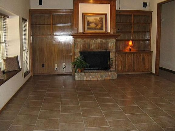 2nd image of 7004 Woodridge Dr