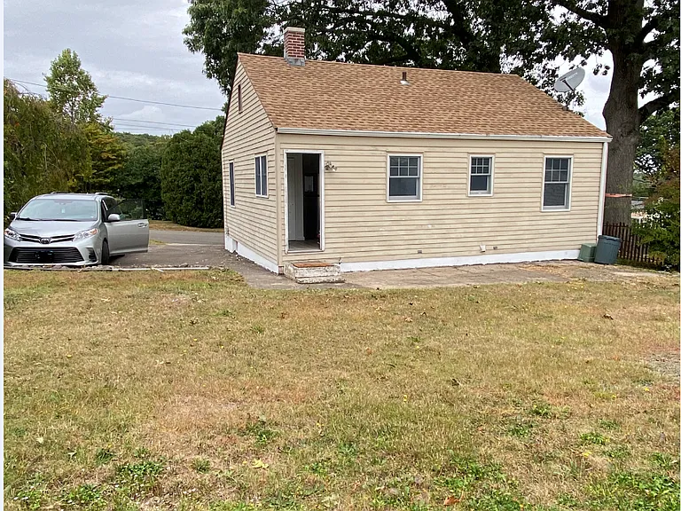 12 Barbara Ln — Photo 3