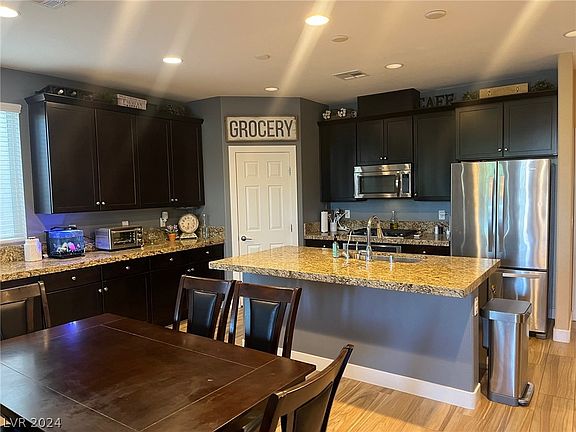 2nd image of 8037 Ancient Oaks Ave