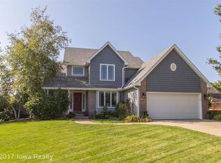 5550 Cottonwood Cir, West Des Moines, IA 50266