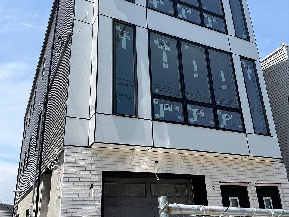 1st image of 553 Liberty Ave #1