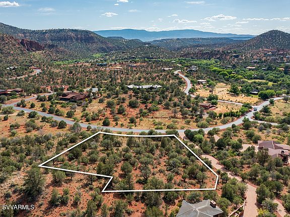 3rd image of 105 Cross Creek Circle
