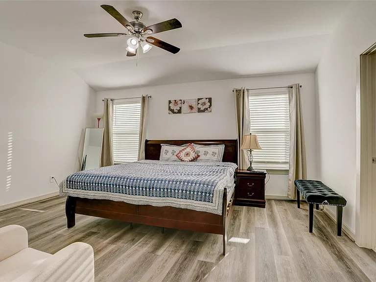 7926 Murciana Dr — Photo 15