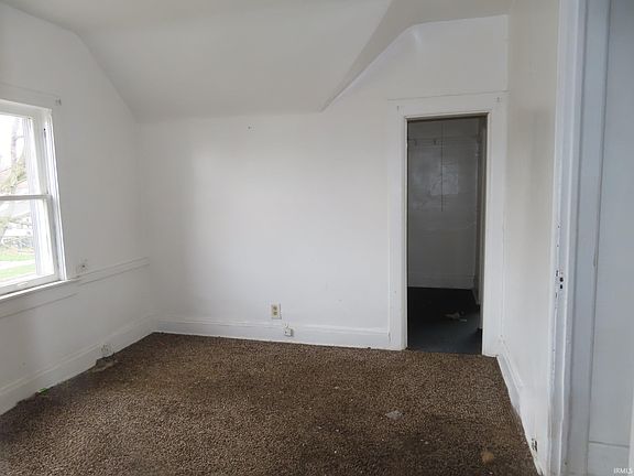 4th image of 1911 S Scott St