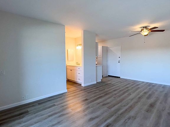 4th image of 4526-2C Illinois St