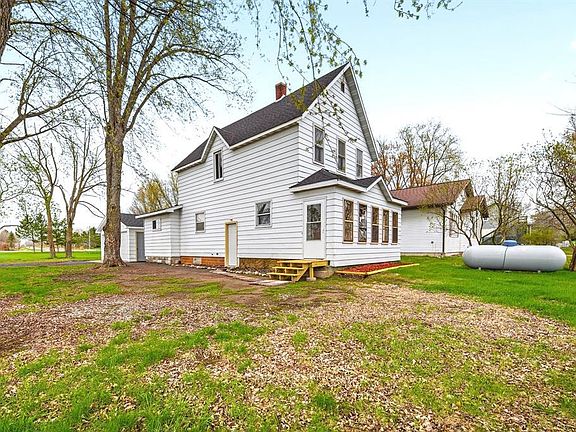3rd image of 105 E Crumb Street