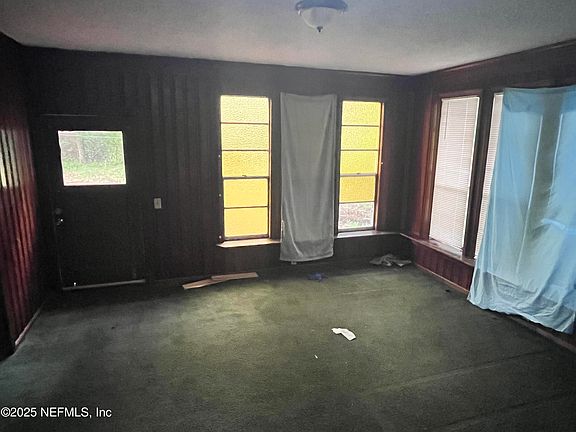 5th image of 9787 MACARTHUR Court