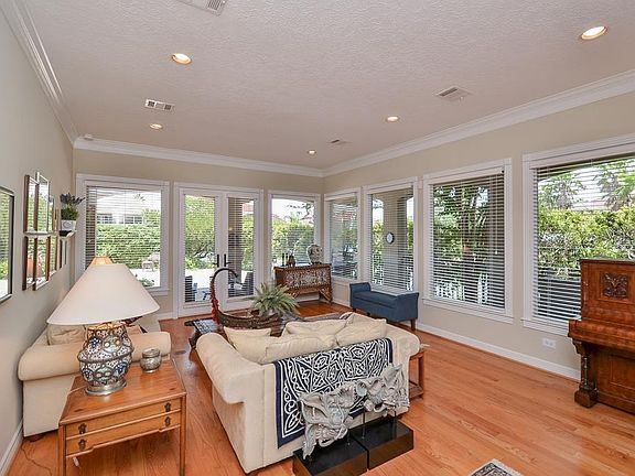 5th image of 19010 Park Trail Dr