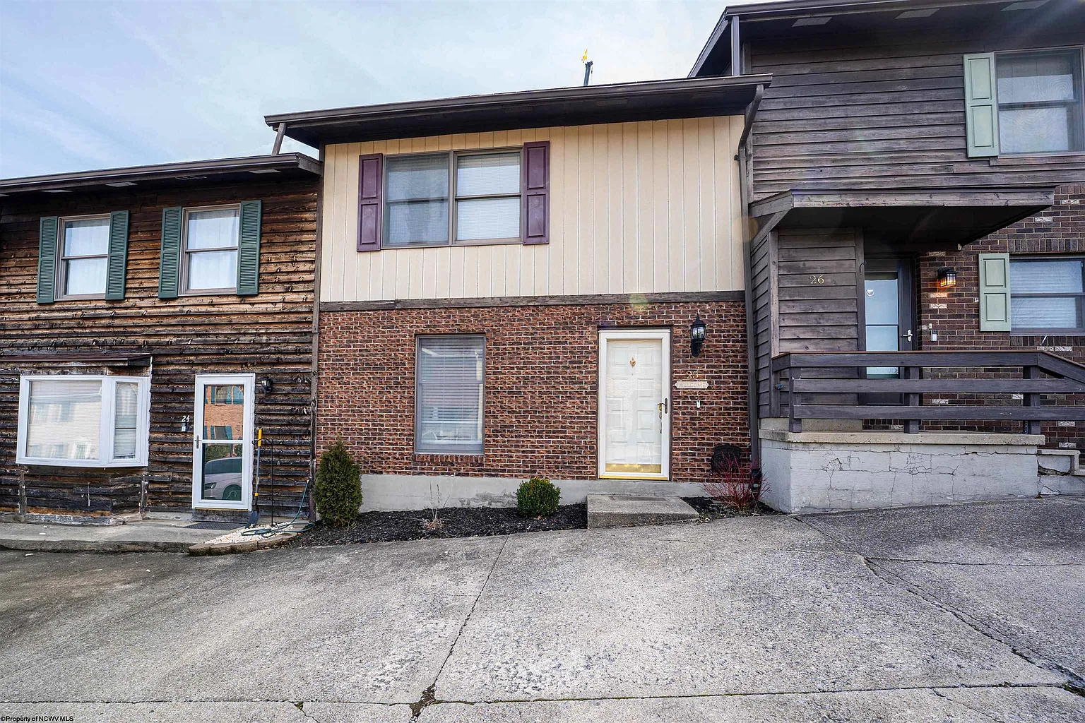 25 Regency Ct photo 1