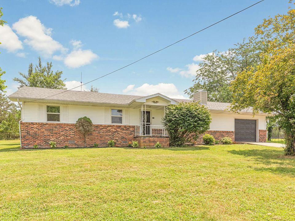 1st image of 425 Wayland Drive