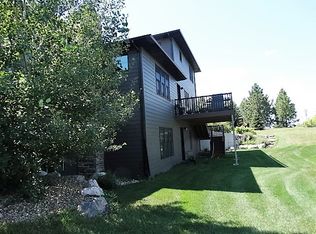 4620 Green Spruce Ln, Bismarck, ND 58503