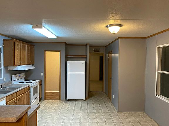 Kitchen/eating