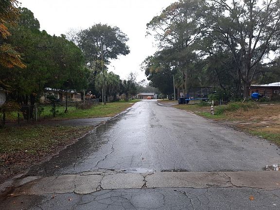 5th image of 429 NE 2nd Ave
