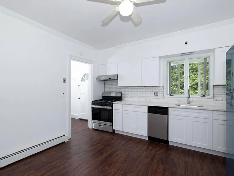 547 King St #A — Photo 2
