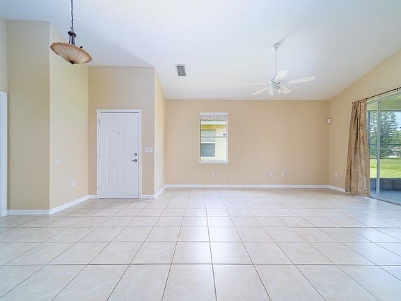 2nd image of 20647 Majestic St