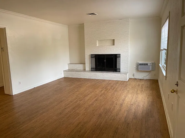 655 W Fairhaven St — Photo 2