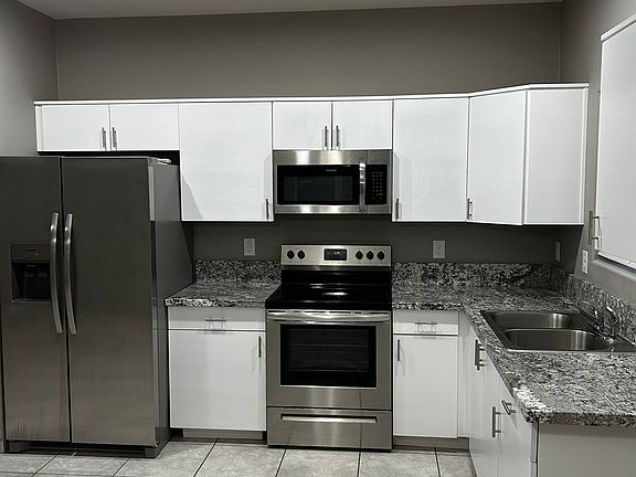 2nd image of 2531 S Park Ave #B