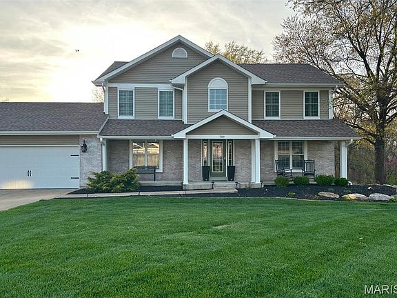 3rd image of 709 Scarlet Oak Dr
