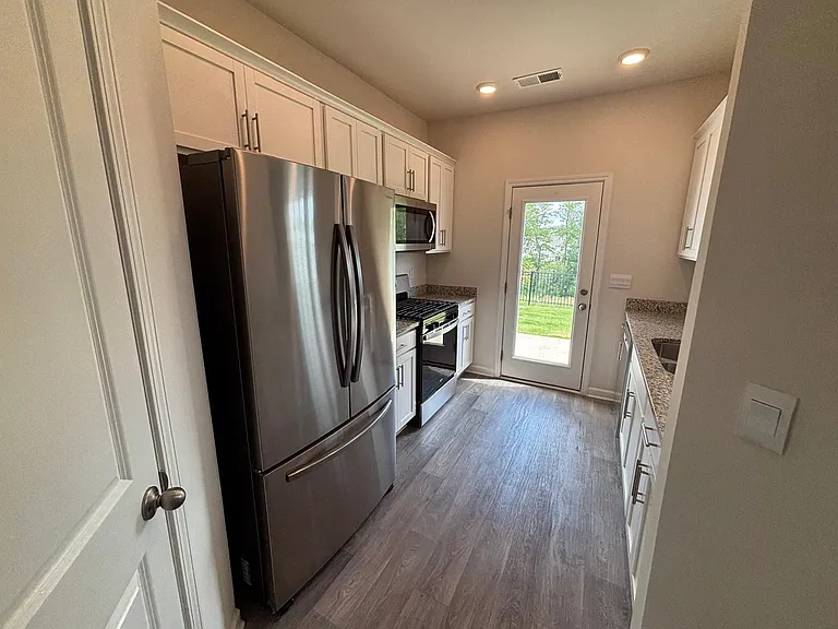 371 David Hill Dr — Photo 6