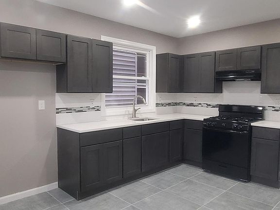 4th image of 126 N 19th St