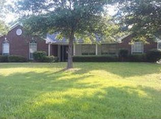180 Fox Glove Ln, Longview, TX 75605