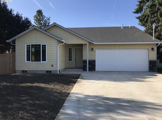 880 Diamond Hill Rd, Harrisburg, OR 97446
