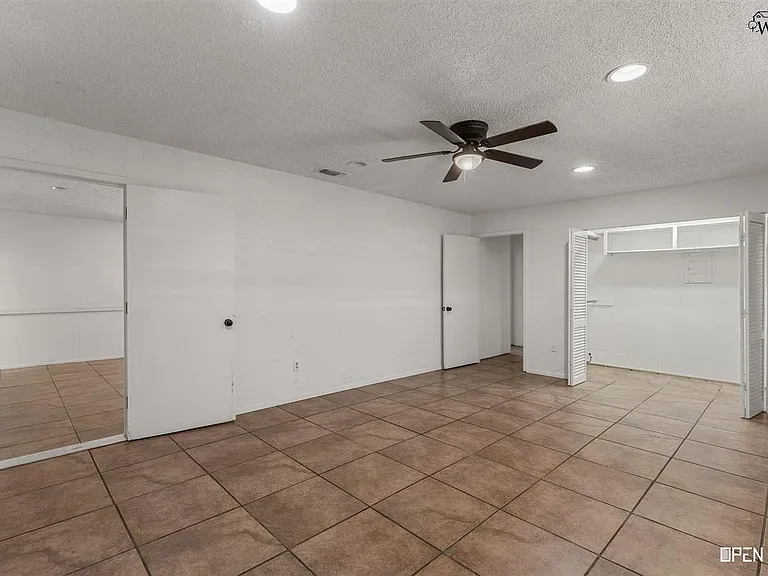 2920 Cunningham Dr — Photo 5