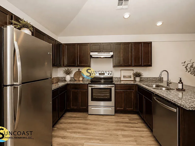 17164 Thompson Ave — Photo 23