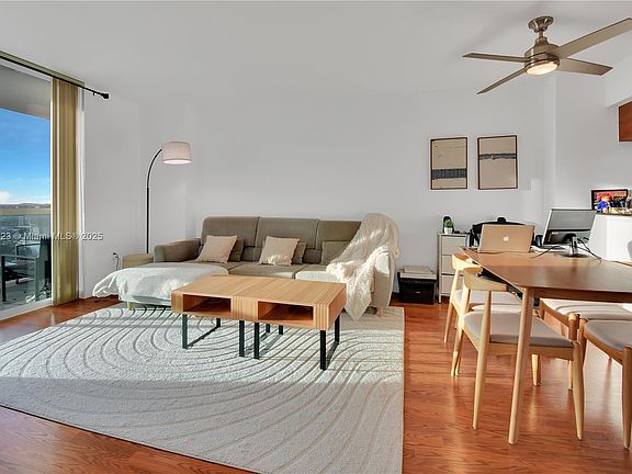2nd image of 1800 N Bayshore Dr APT 2604