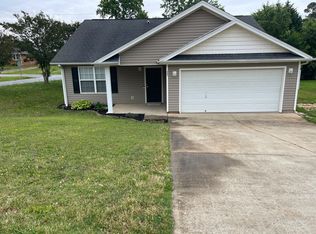 203 Chateau St, Boiling Springs, SC 29316